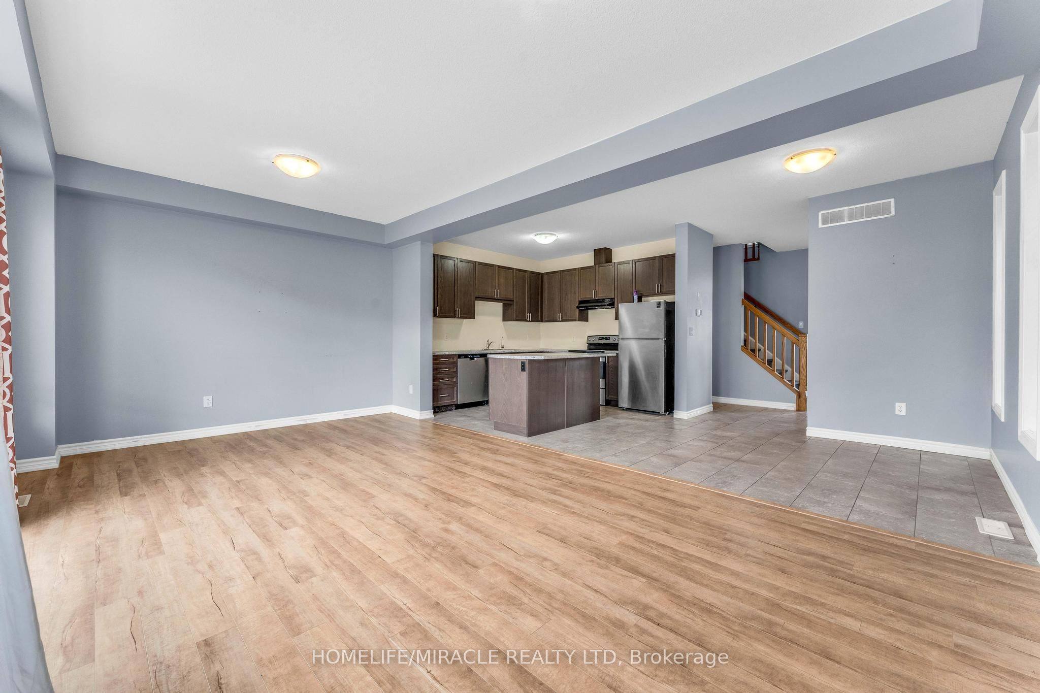 143 Links Crescent Property Photo 10