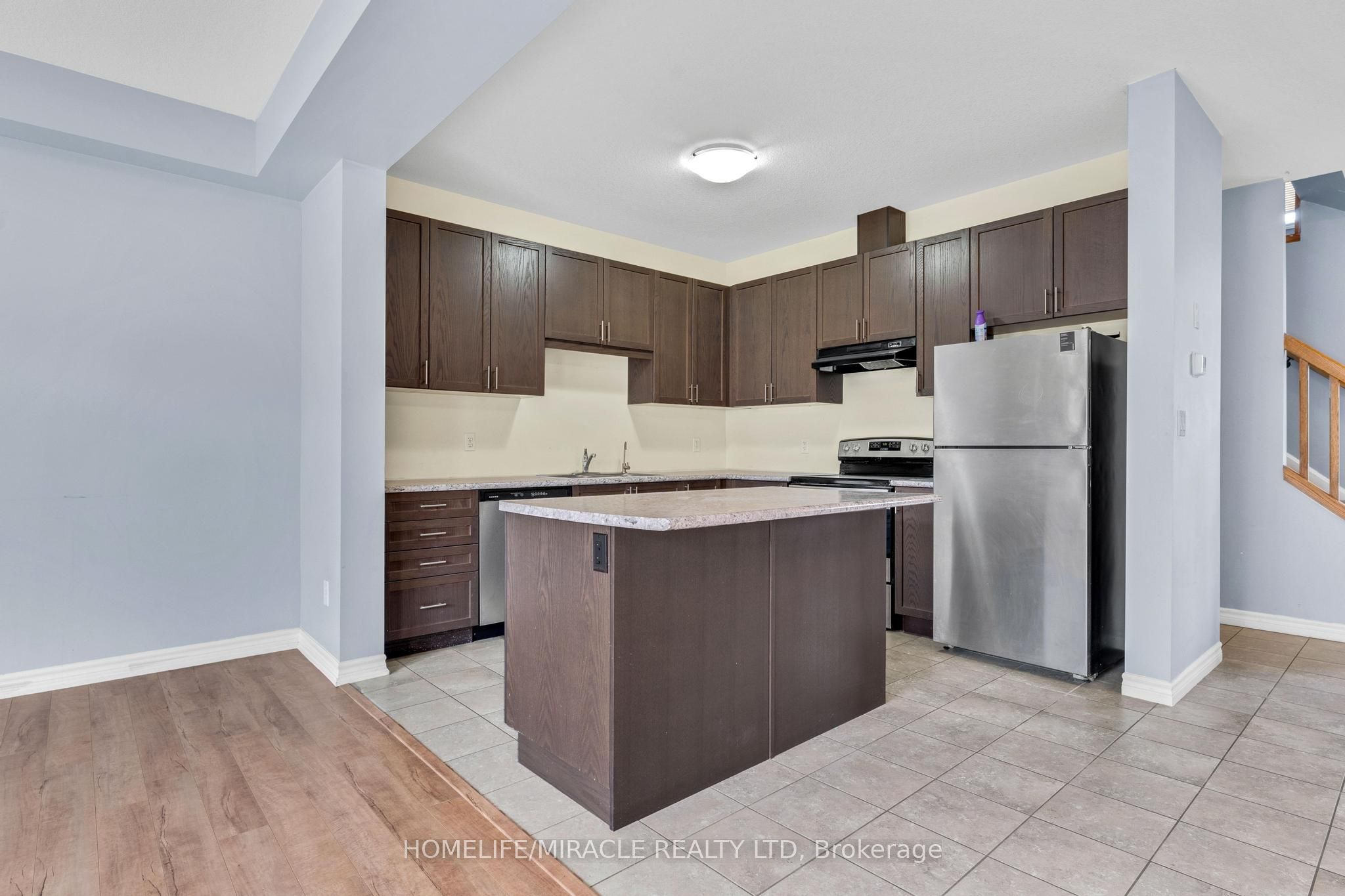 143 Links Crescent Property Photo 14