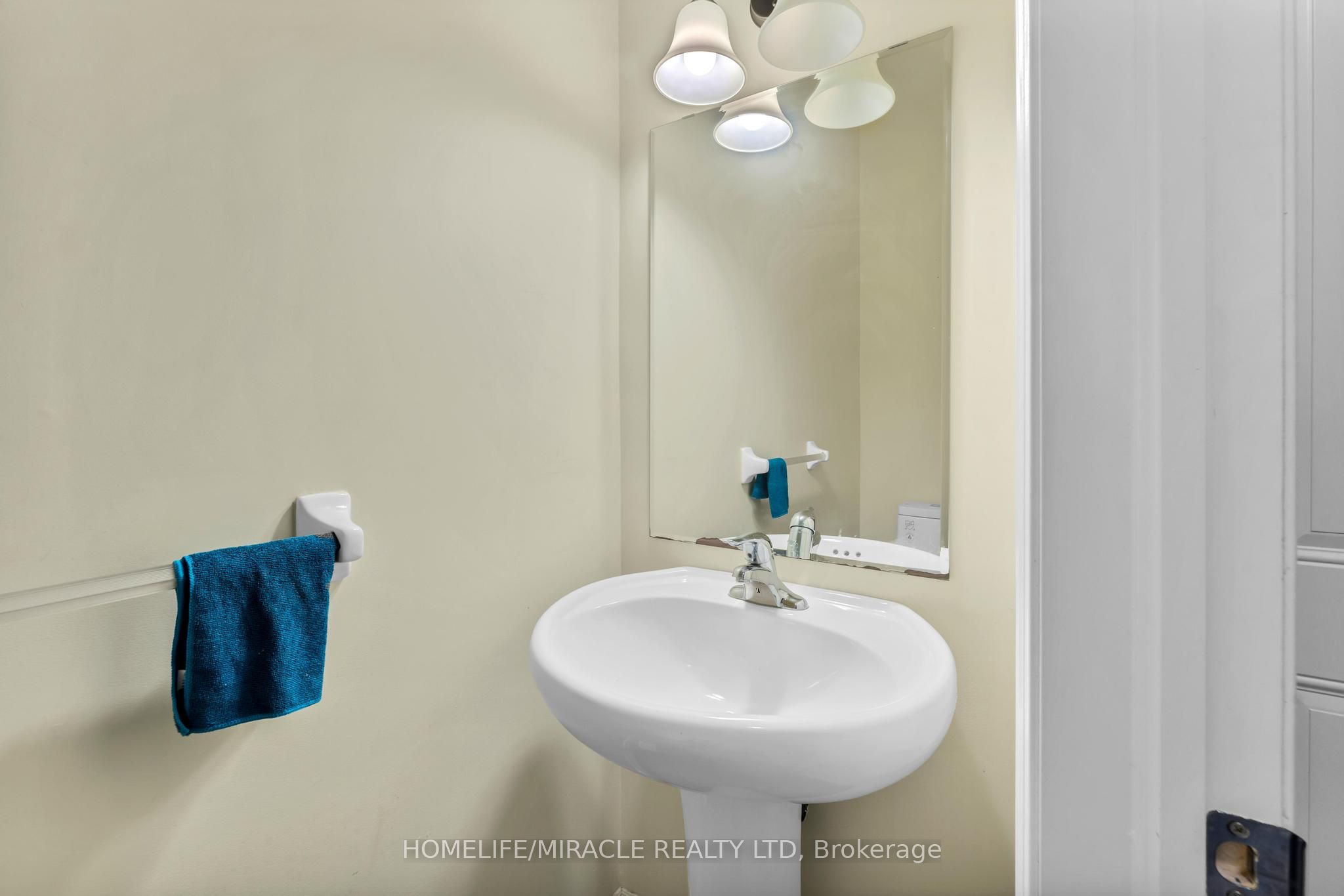 143 Links Crescent Property Photo 17