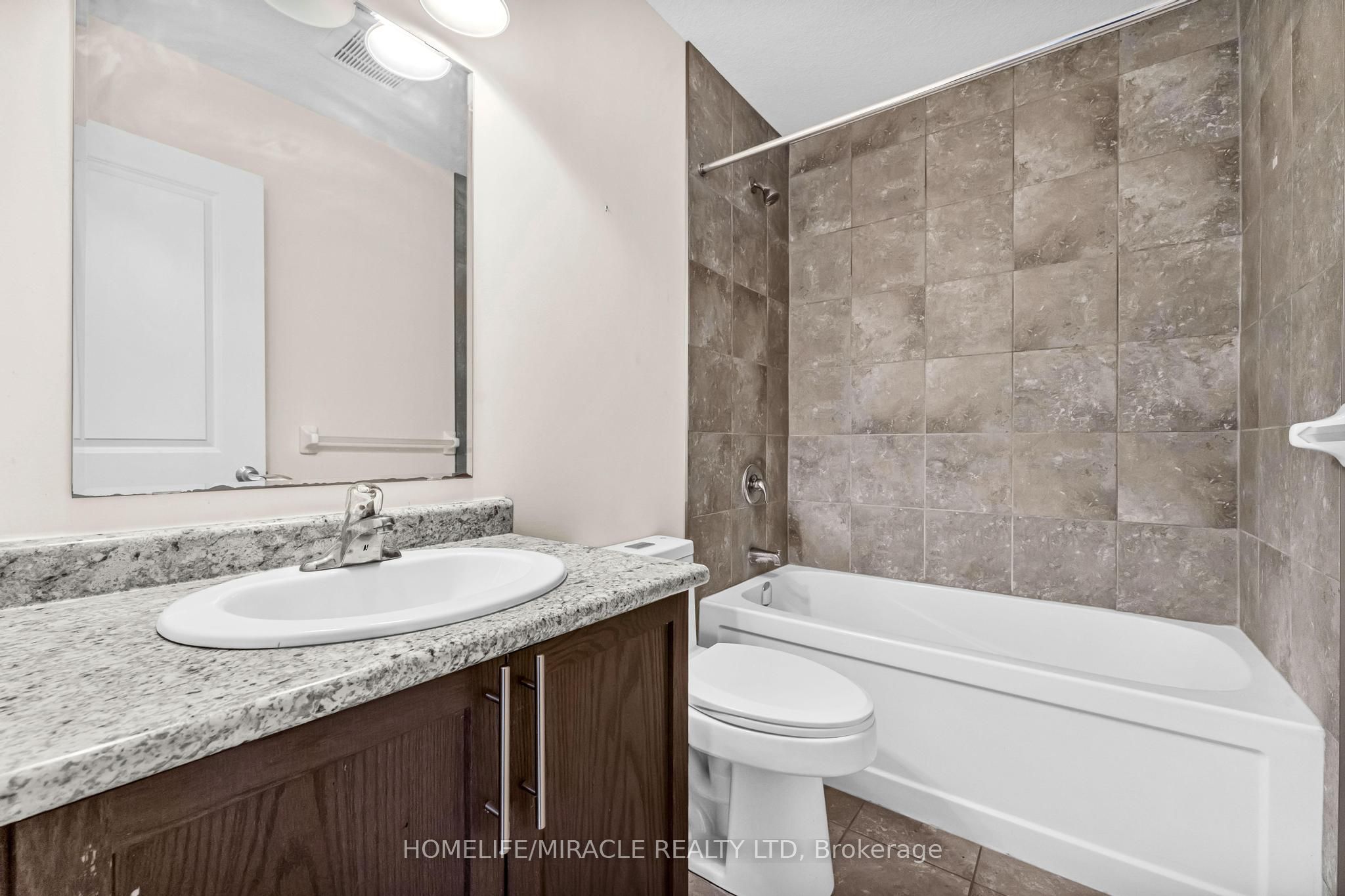 143 Links Crescent Property Photo 27