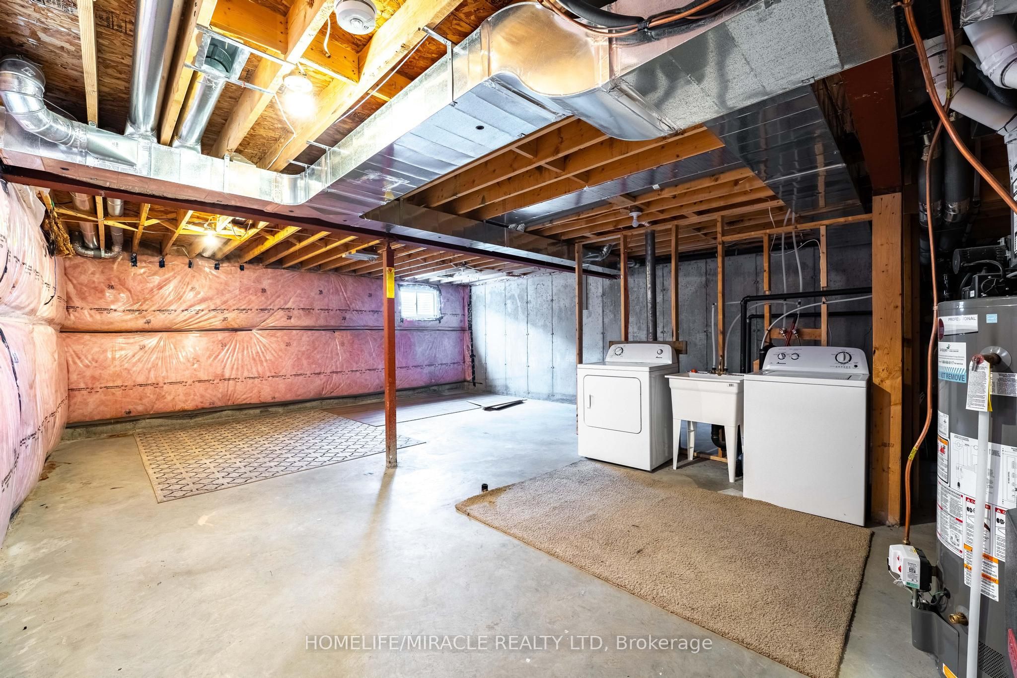 143 Links Crescent Property Photo 28