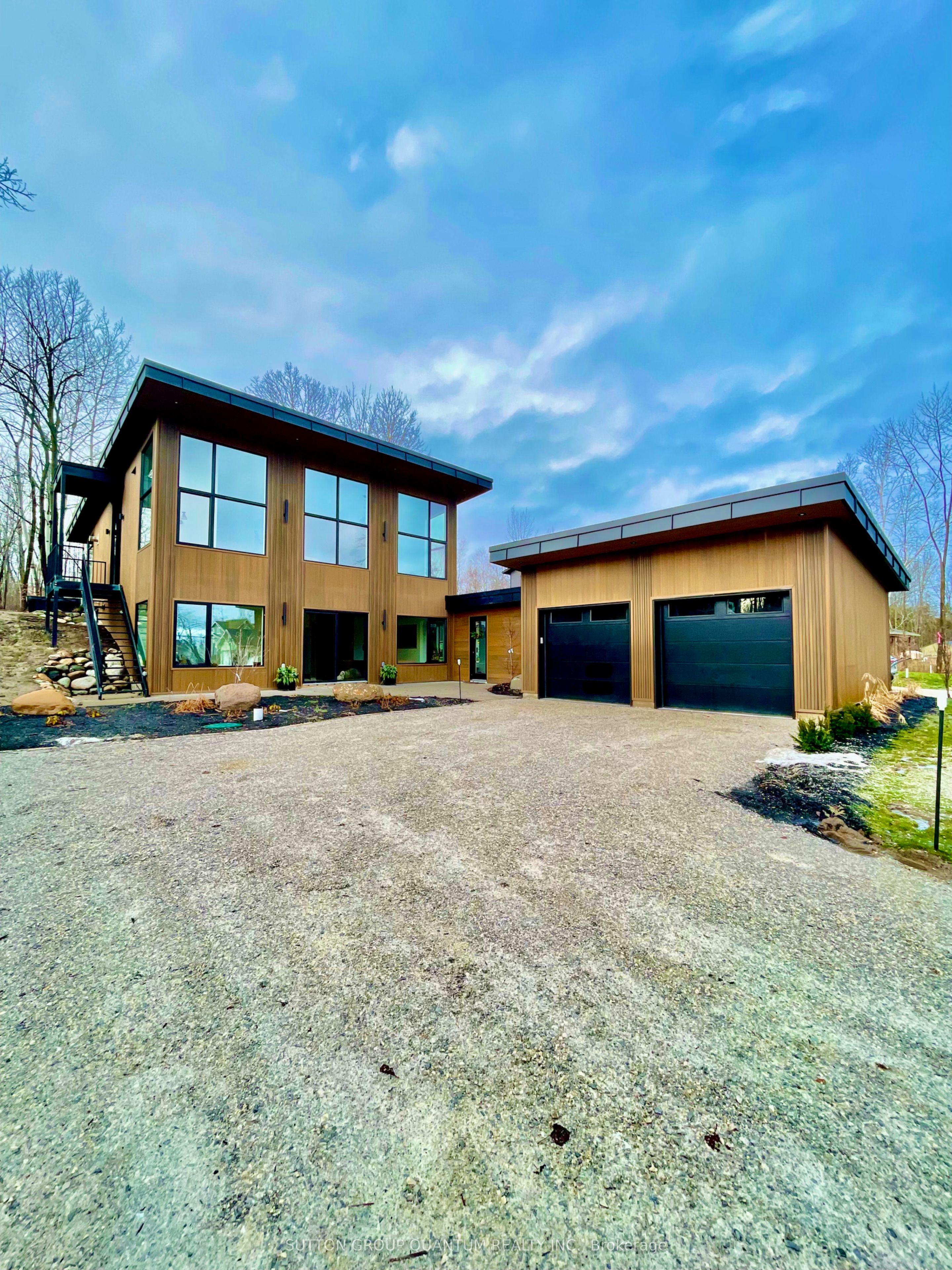150 Sunset Boulevard Property Photo