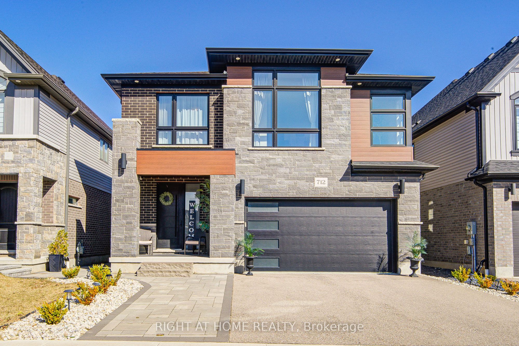 712 Wood Lily Street Property Photo 1