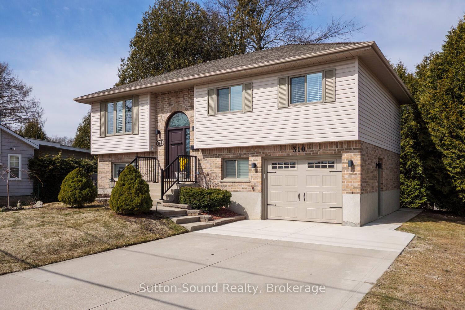310 Beattie Street Property Photo