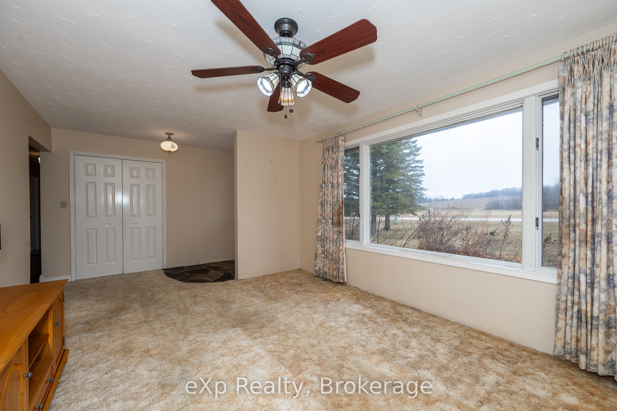 439607 Sydenham-lakeshore Drive Property Photo 4