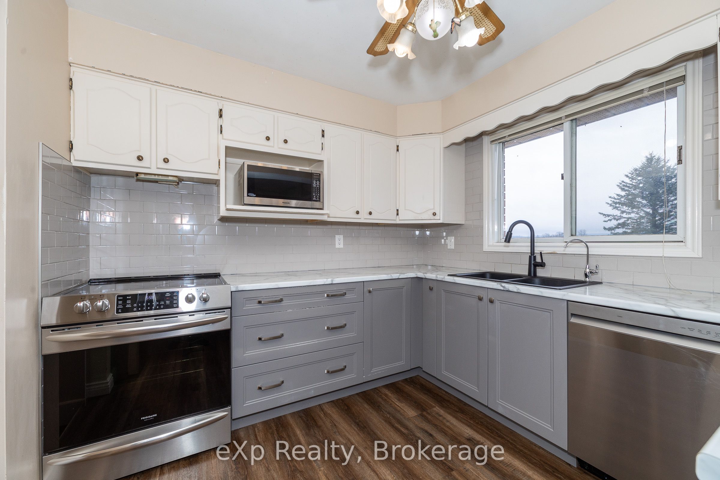 439607 Sydenham-lakeshore Drive Property Photo 7