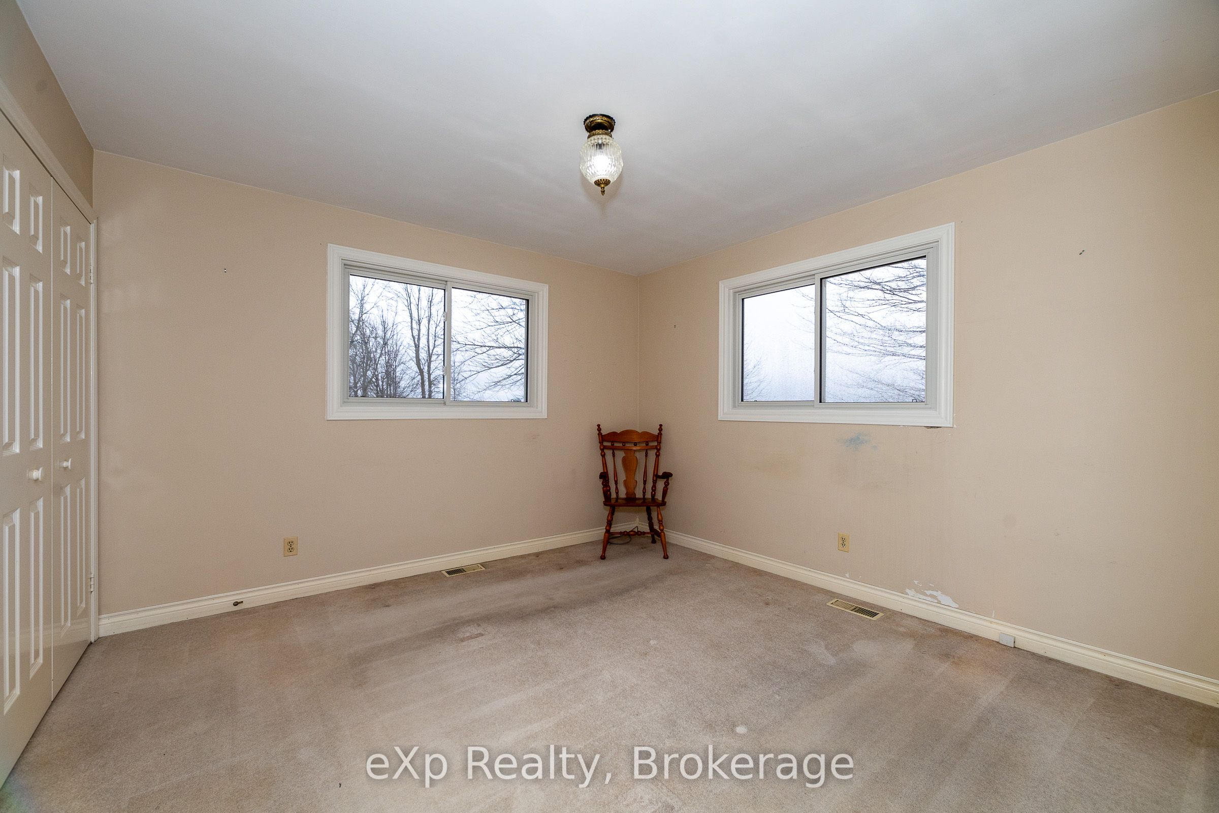 439607 Sydenham-lakeshore Drive Property Photo 14
