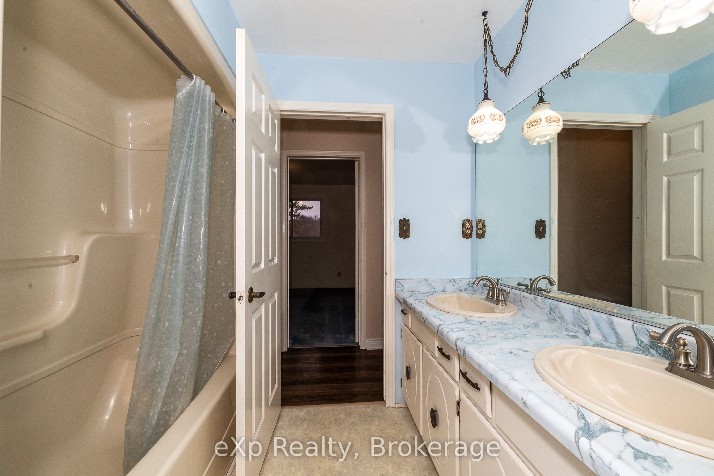 439607 Sydenham-lakeshore Drive Property Photo 19