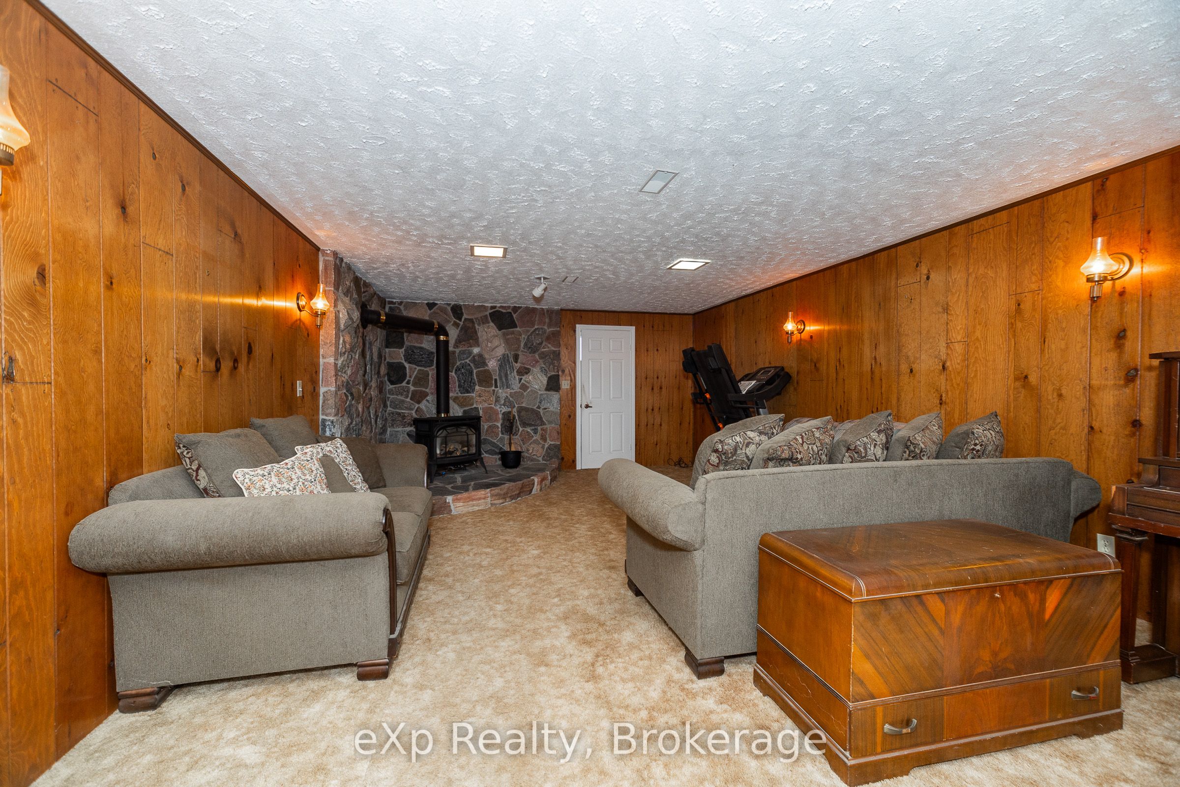 439607 Sydenham-lakeshore Drive Property Photo 21