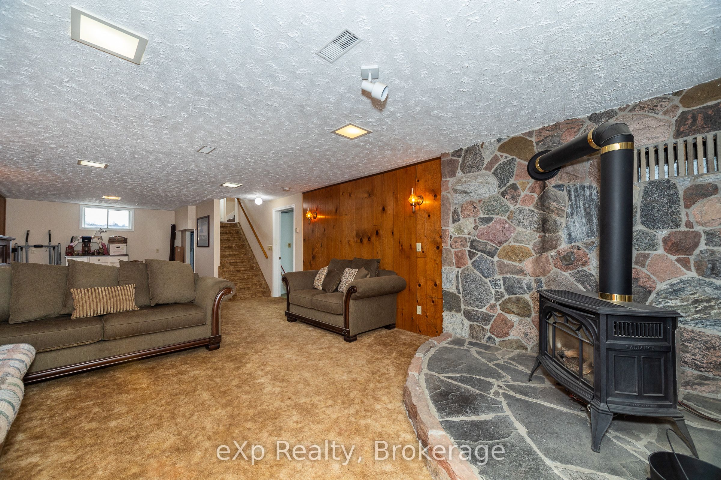 439607 Sydenham-lakeshore Drive Property Photo 22