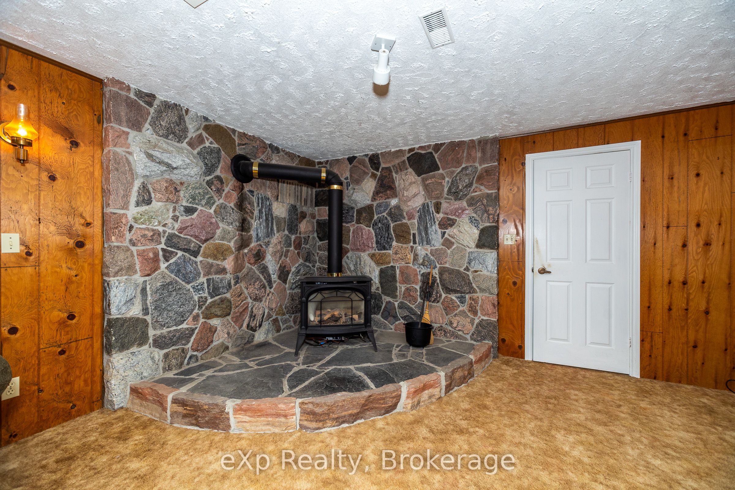 439607 Sydenham-lakeshore Drive Property Photo 23