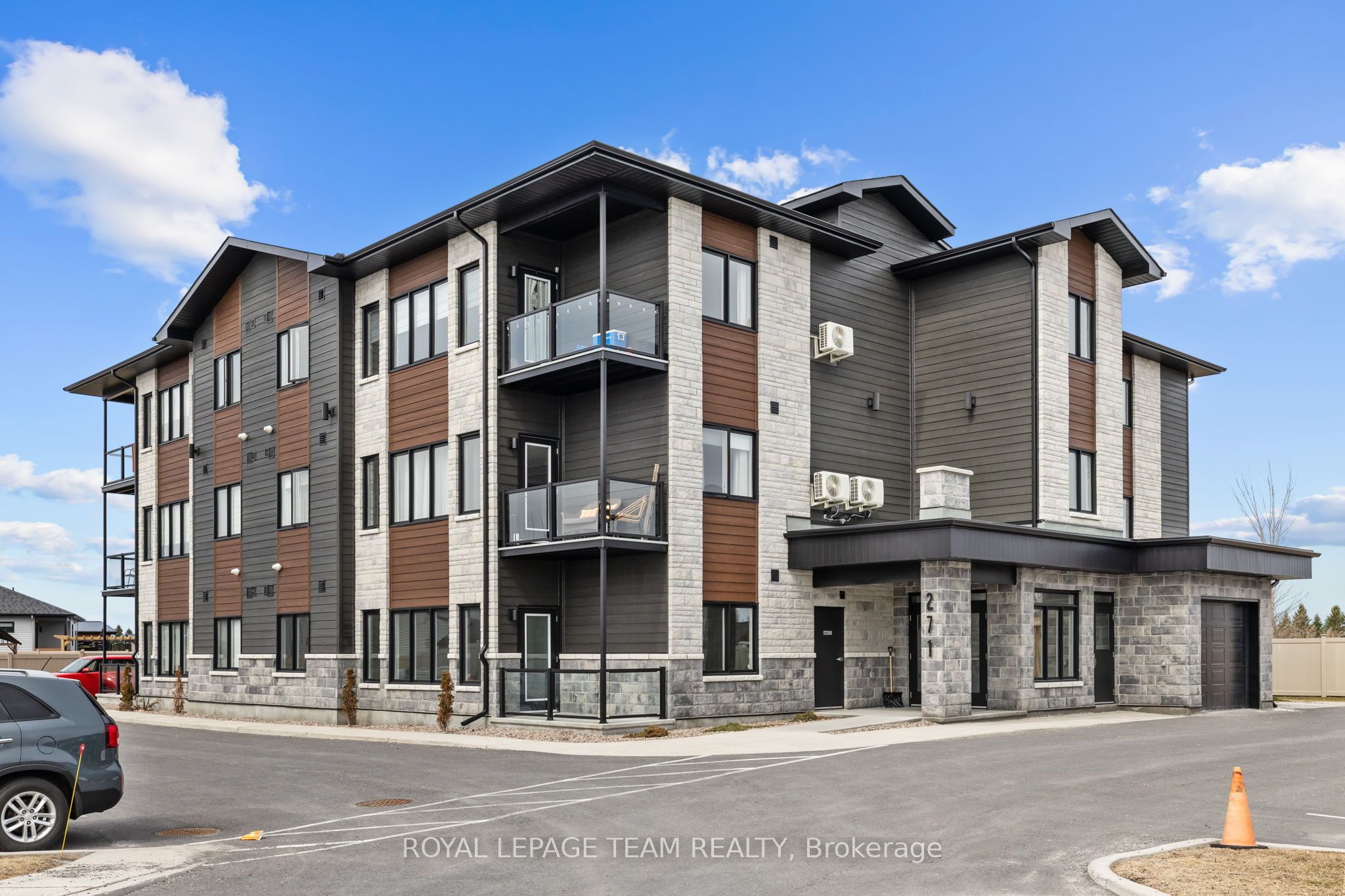 #101 - 271 Belfort Street Property Photo