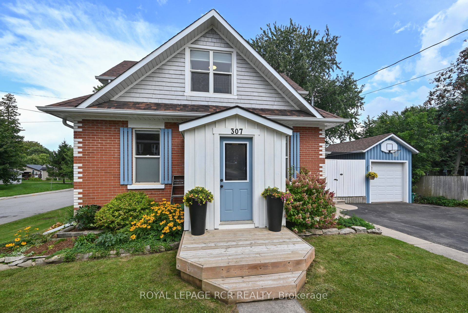 307 Victoria Street Property Photo