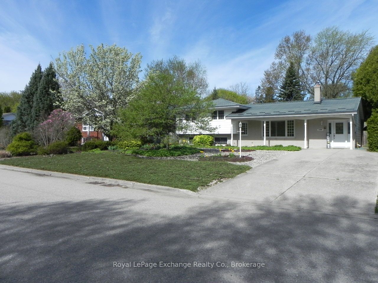 268 Willow Road Property Photo