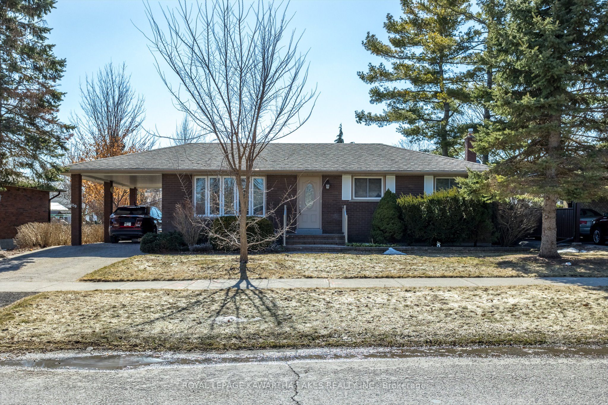 159 Adelaide St N Property Photo