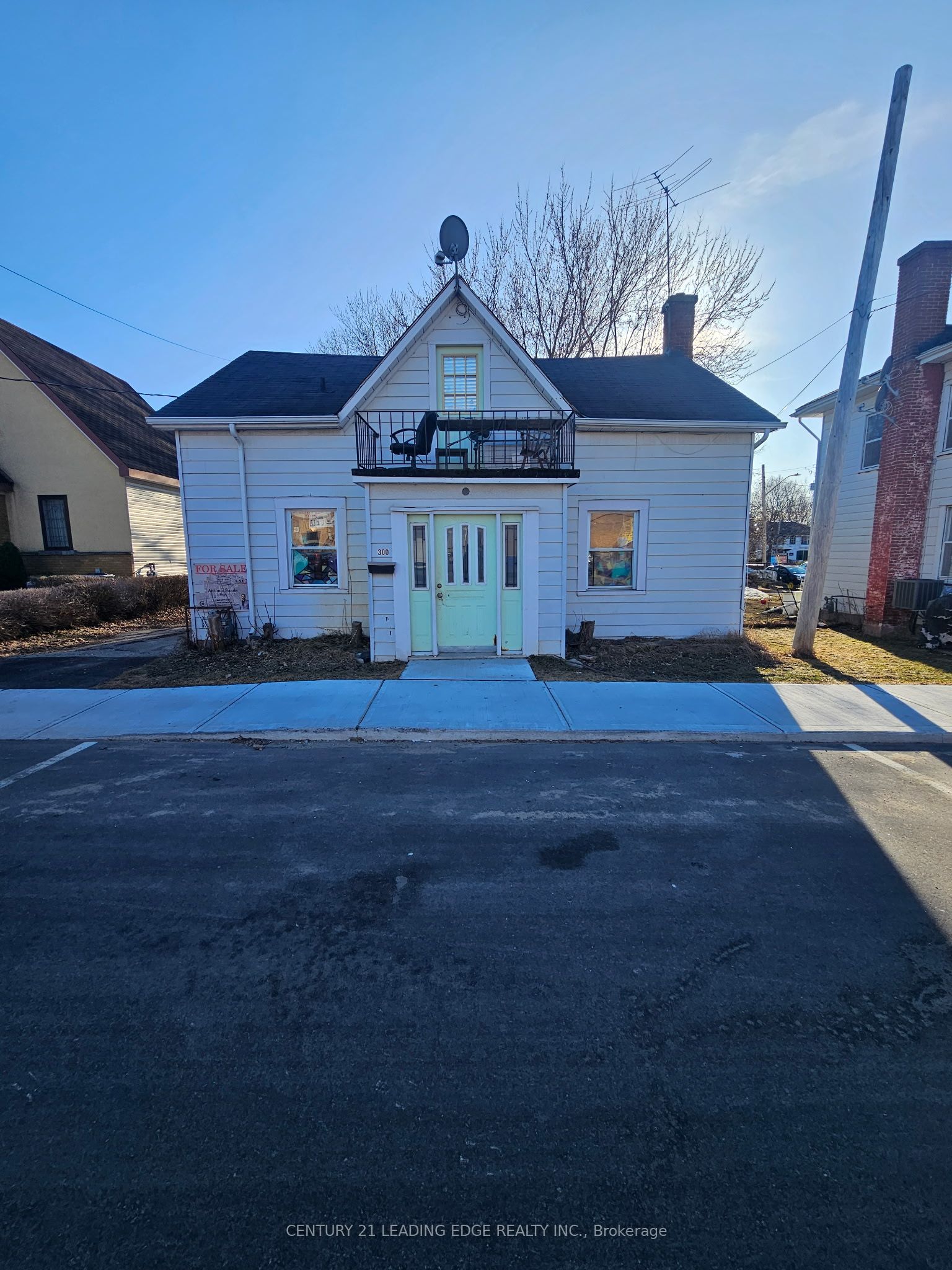 300 Argyle St S Property Photo