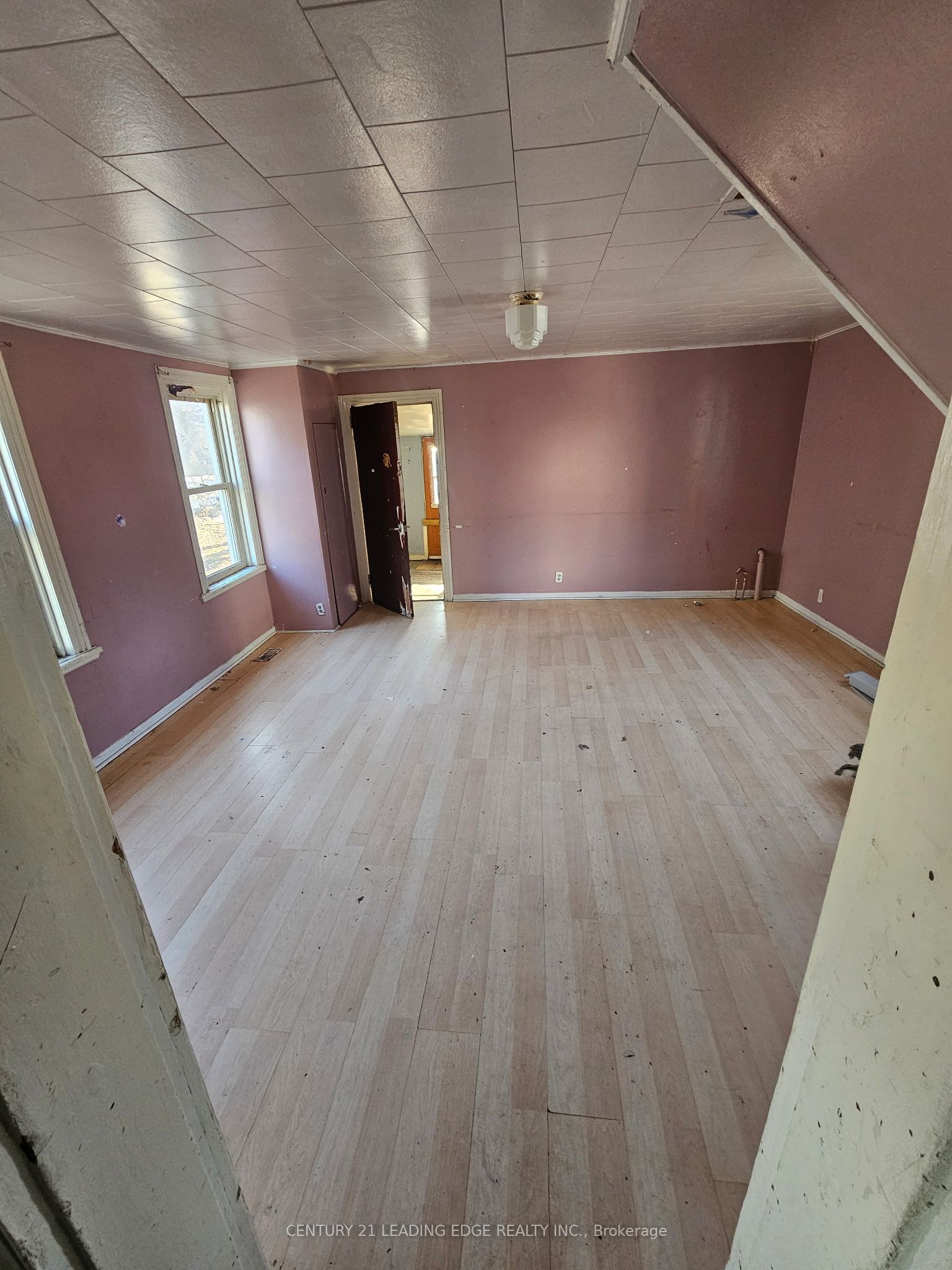 300 Argyle Street S Property Photo 8