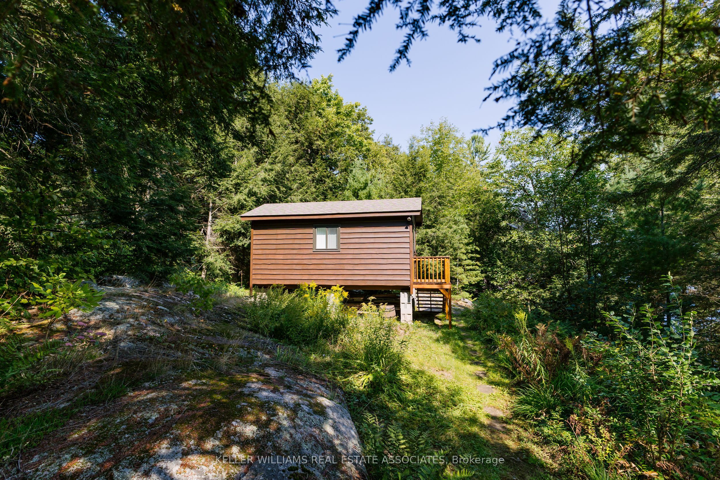 6415 Kennisis Lake Road Property Photo
