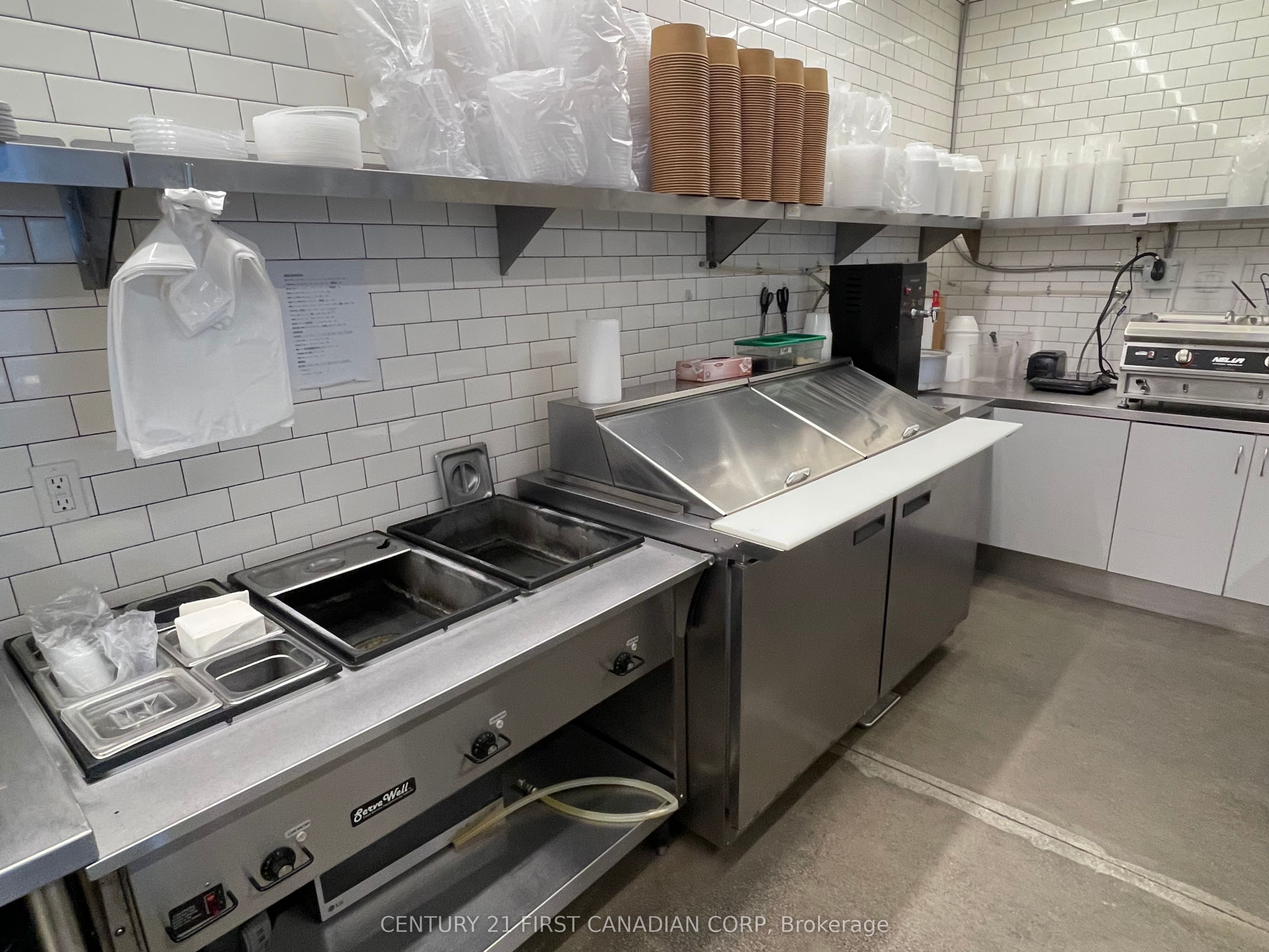 #4 - 1371 Beaverbrook Avenue Property Photo 8
