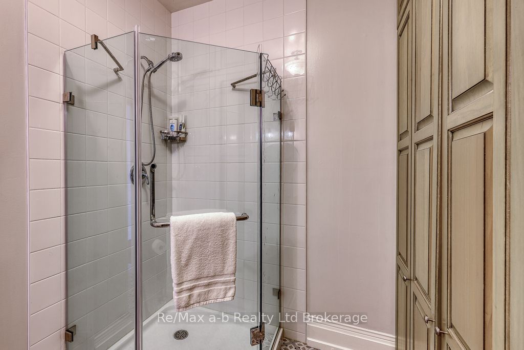383 Ingersoll Avenue Property Photo 38
