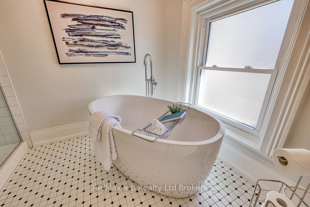 383 Ingersoll Avenue Property Photo 40