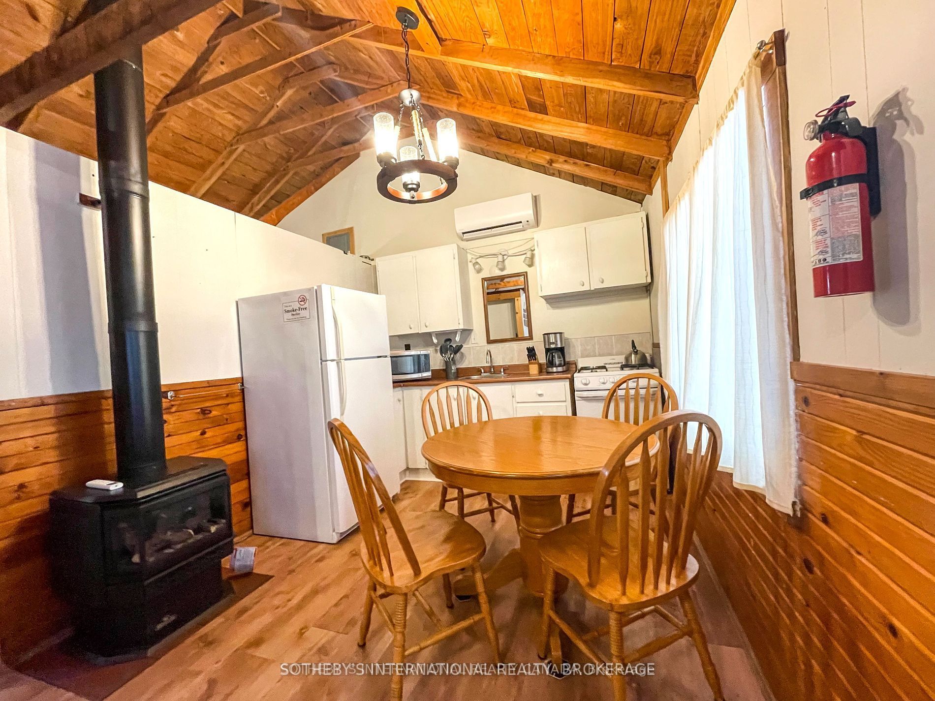 358 Front Street Property Photo 14