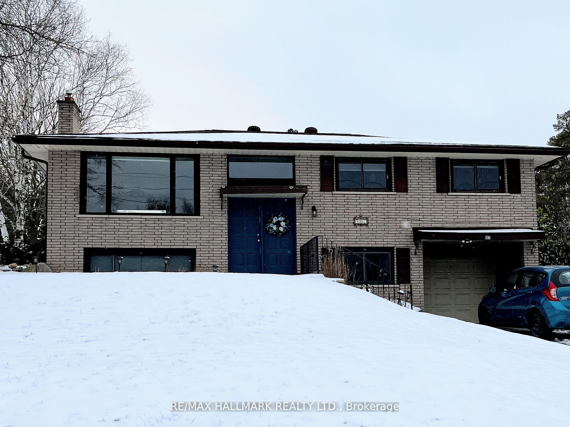 587 Spillsbury Drive Property Photo