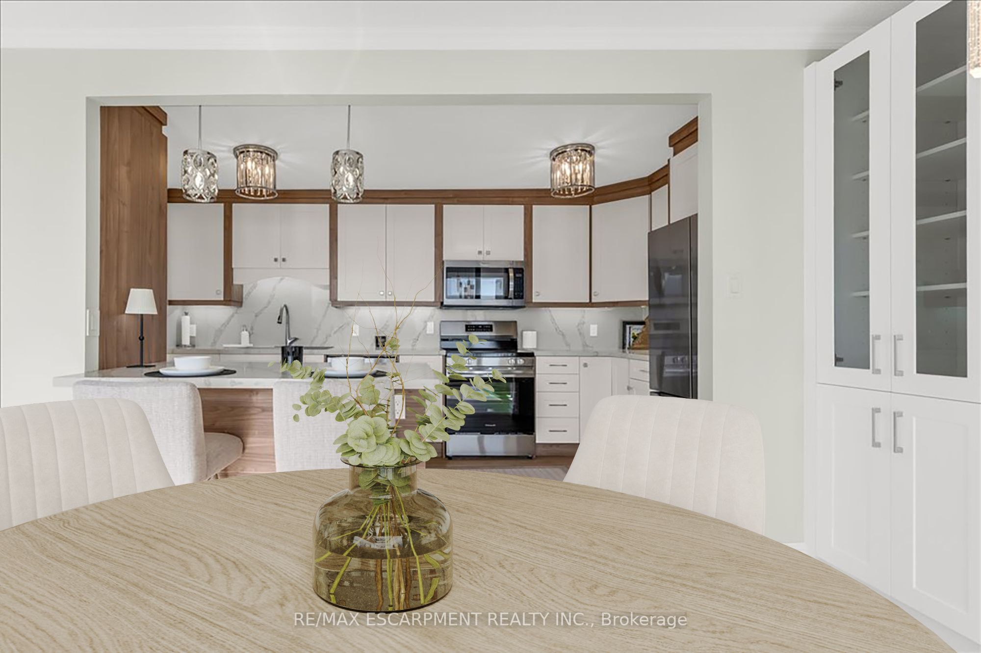 75 Queen Street N 1702 Property Photo 6