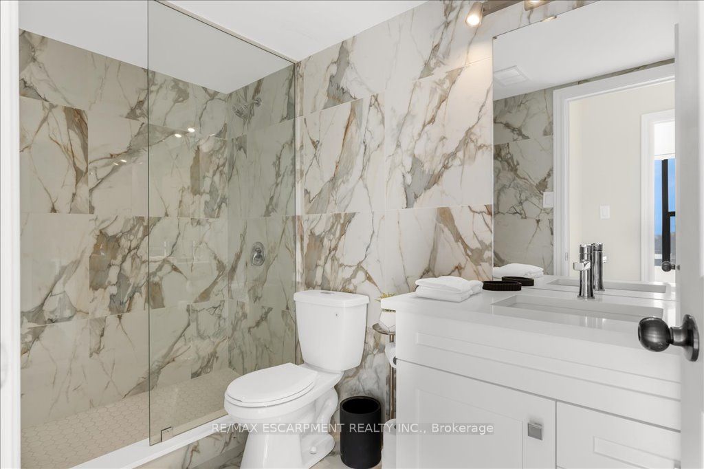 75 Queen Street N 1702 Property Photo 13