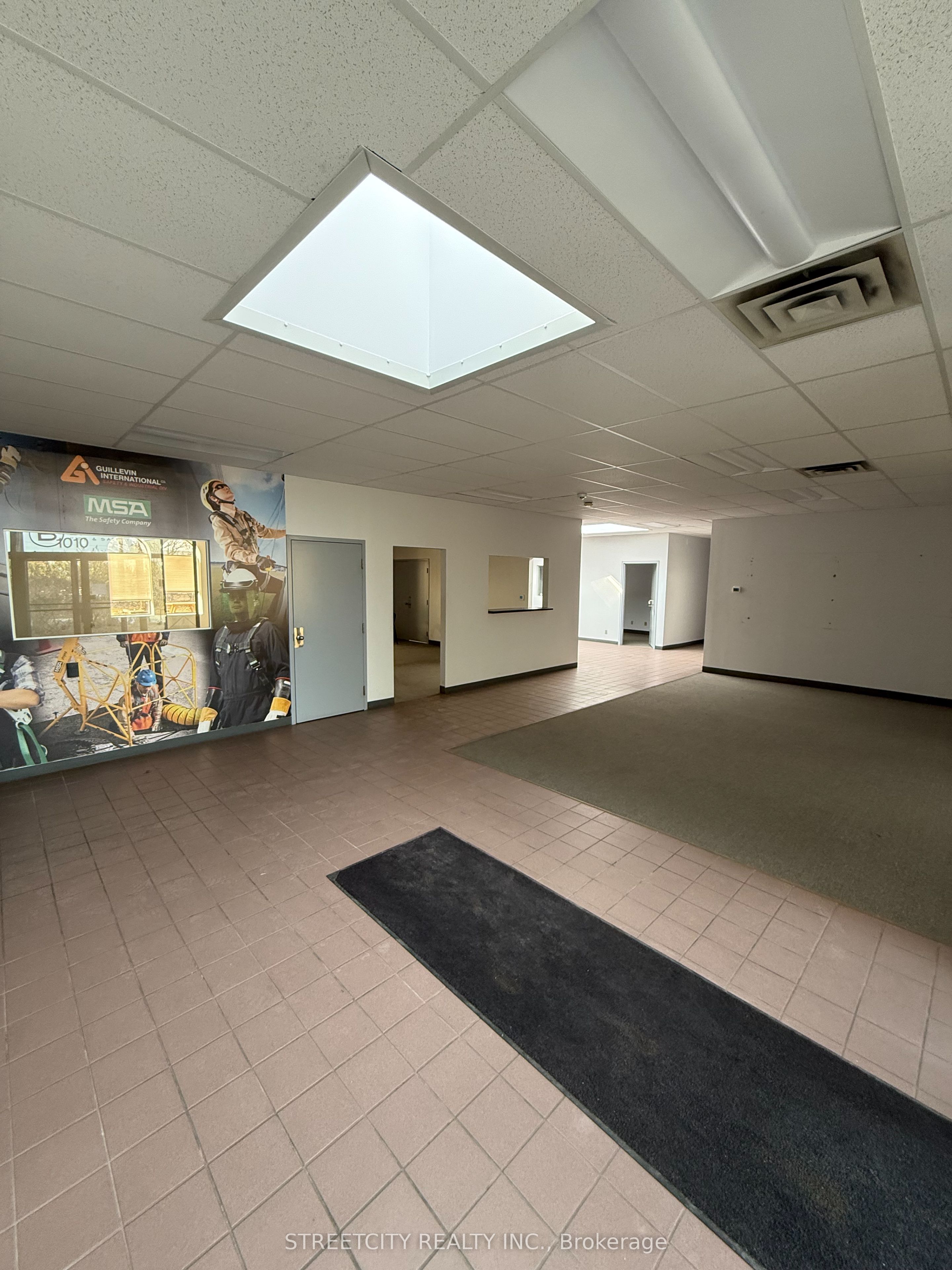 1010 Adelaide Street Property Photo 3