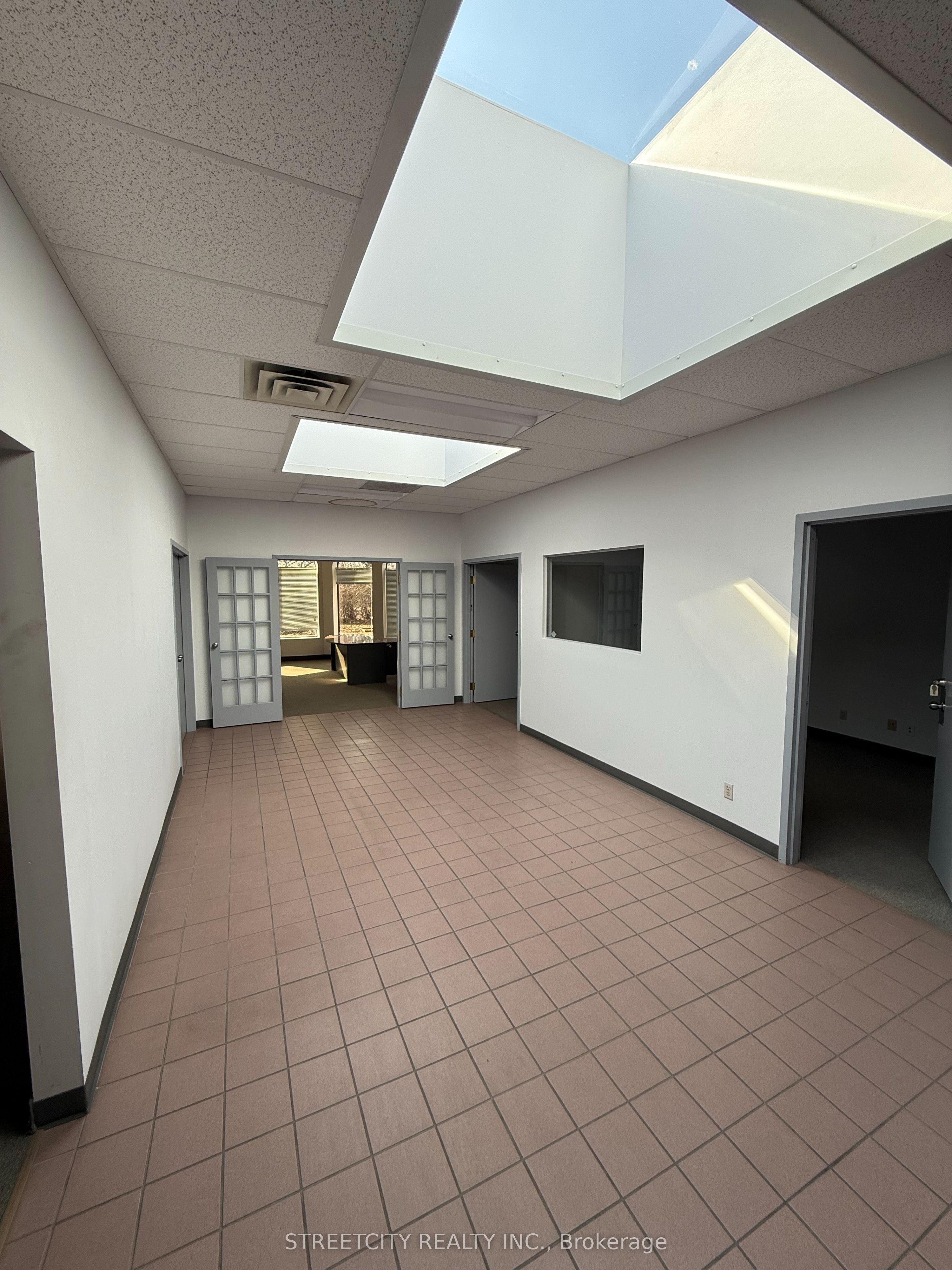1010 Adelaide Street Property Photo 4