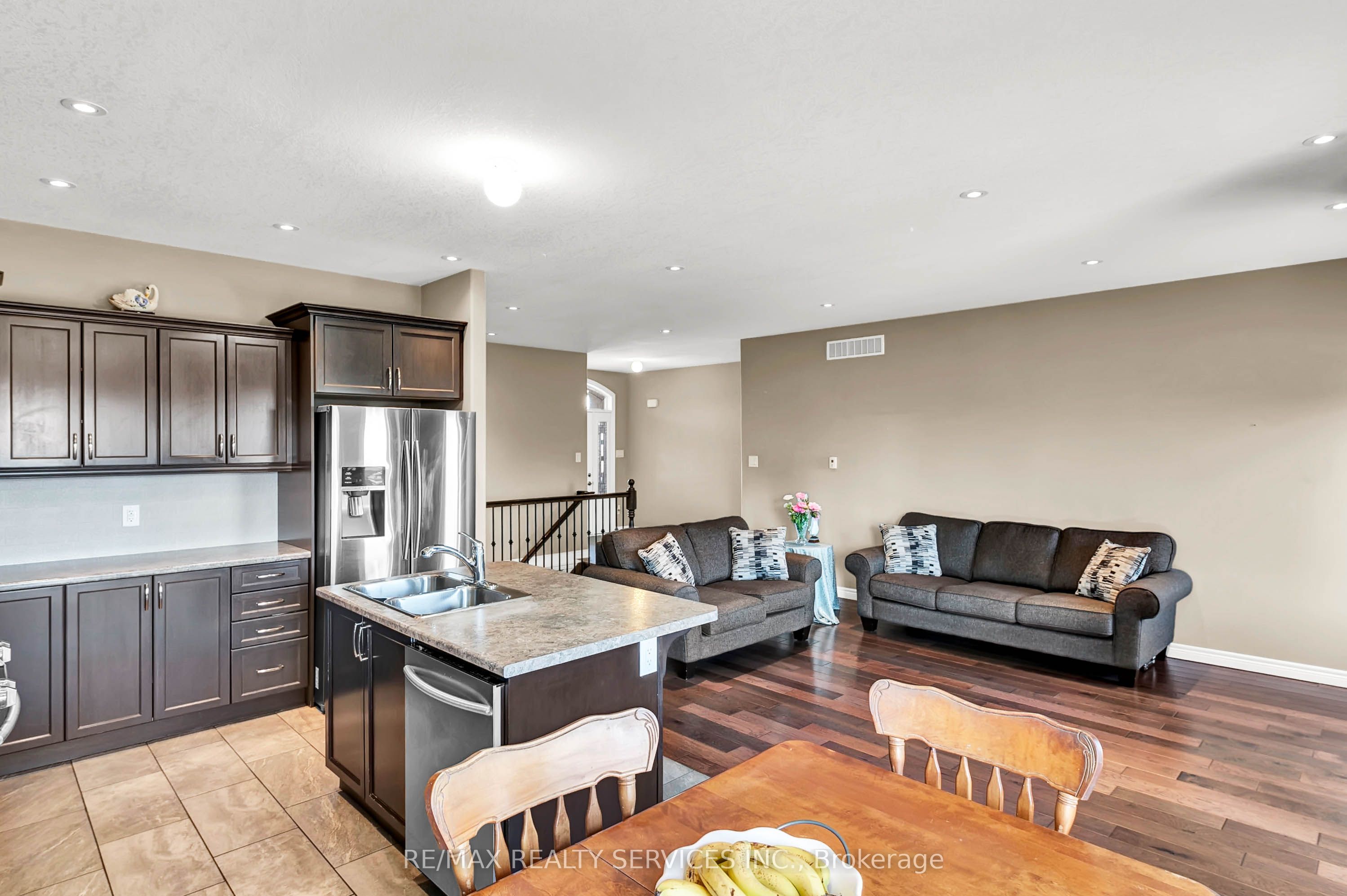 7 Cavendish Court Property Photo 8