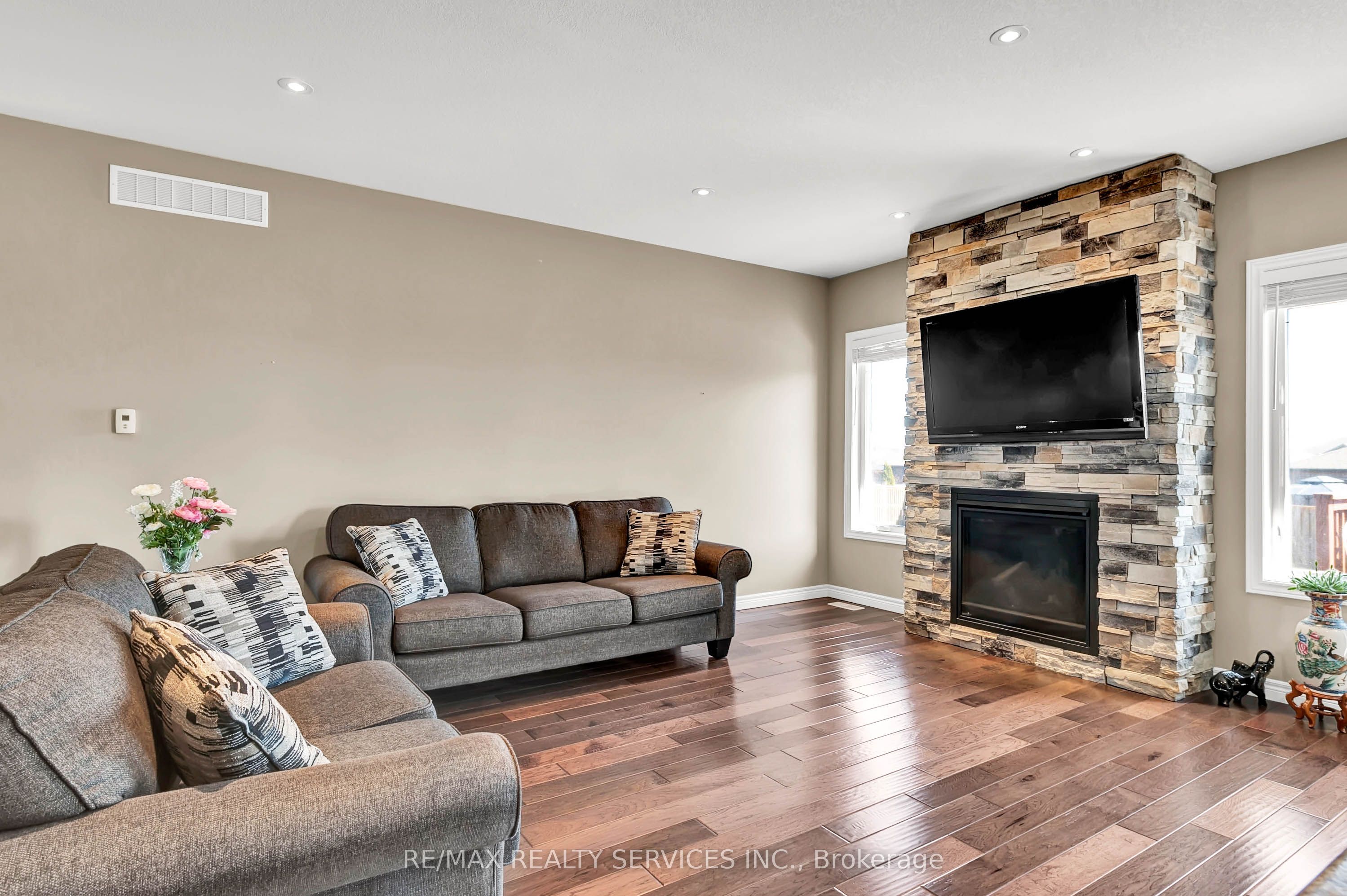 7 Cavendish Court Property Photo 9