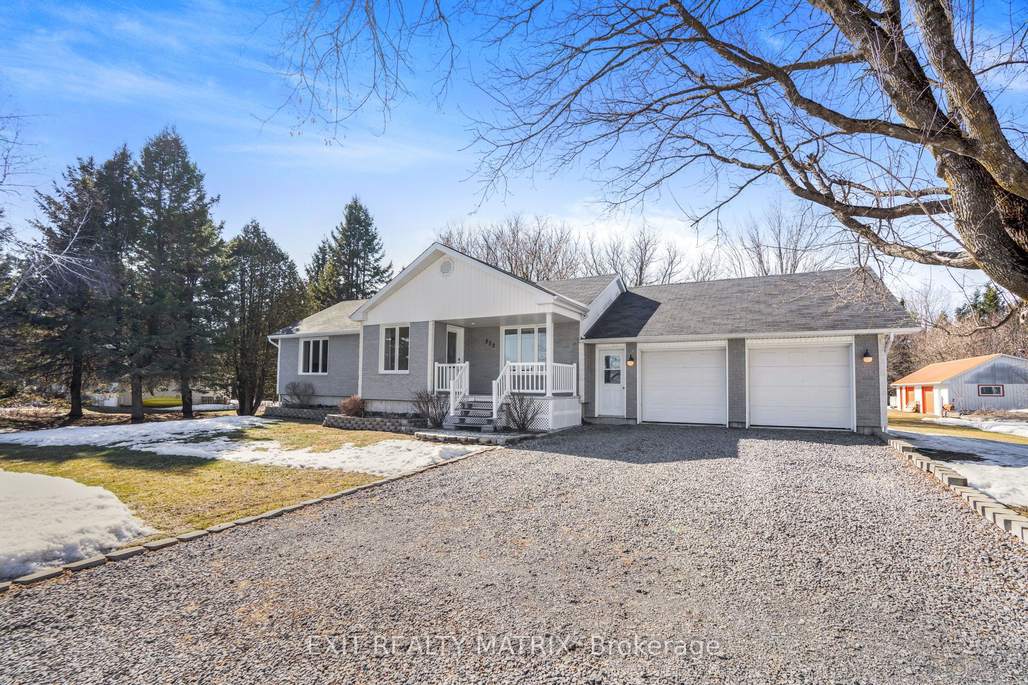 252 St-bernardin Street Property Photo