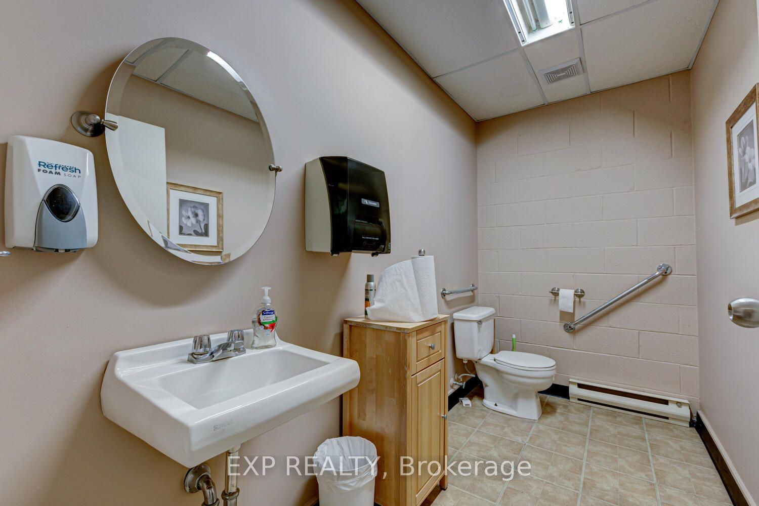 #5-7 - 480 Sovereign Road Property Photo 9