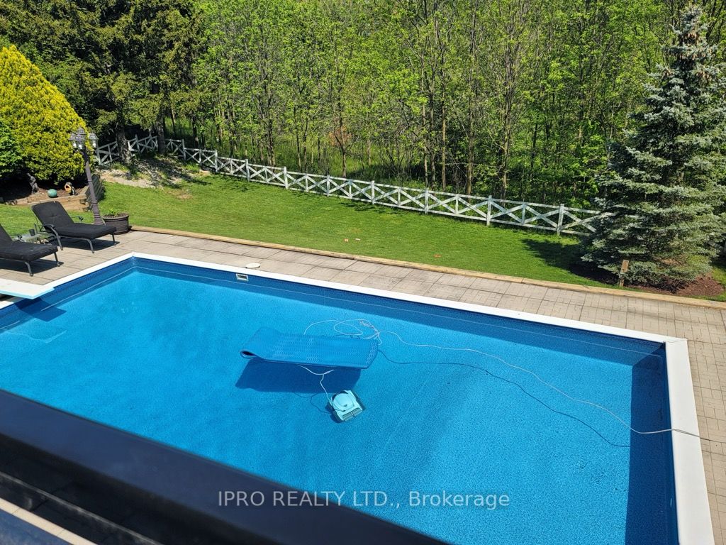 90 Mountain Avenue N Property Photo 2