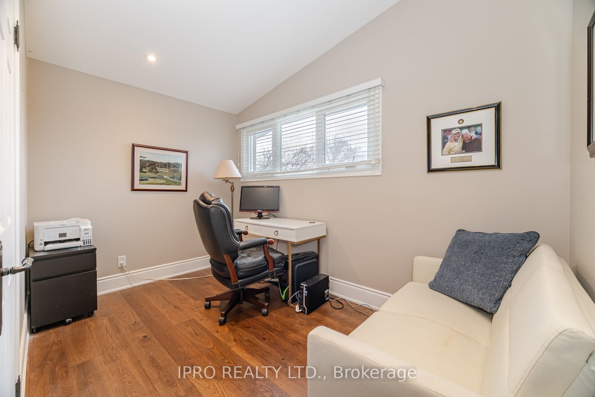 90 Mountain Avenue N Property Photo 15