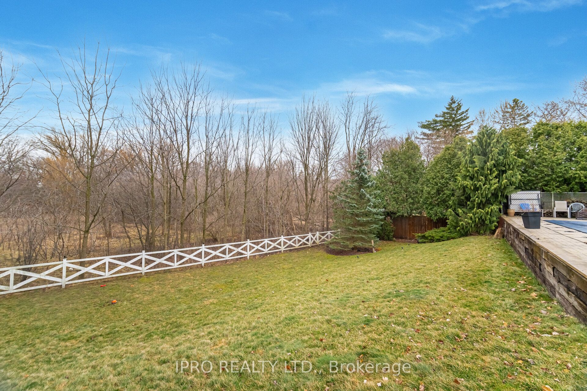 90 Mountain Avenue N Property Photo 31