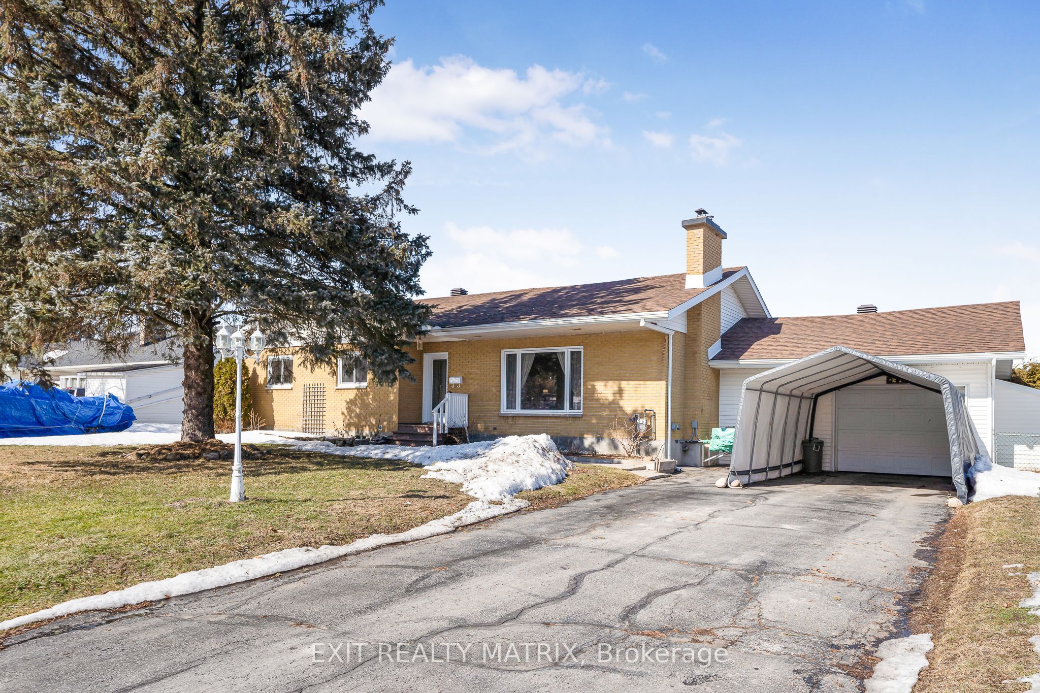 21 Frost Ave Property Photo