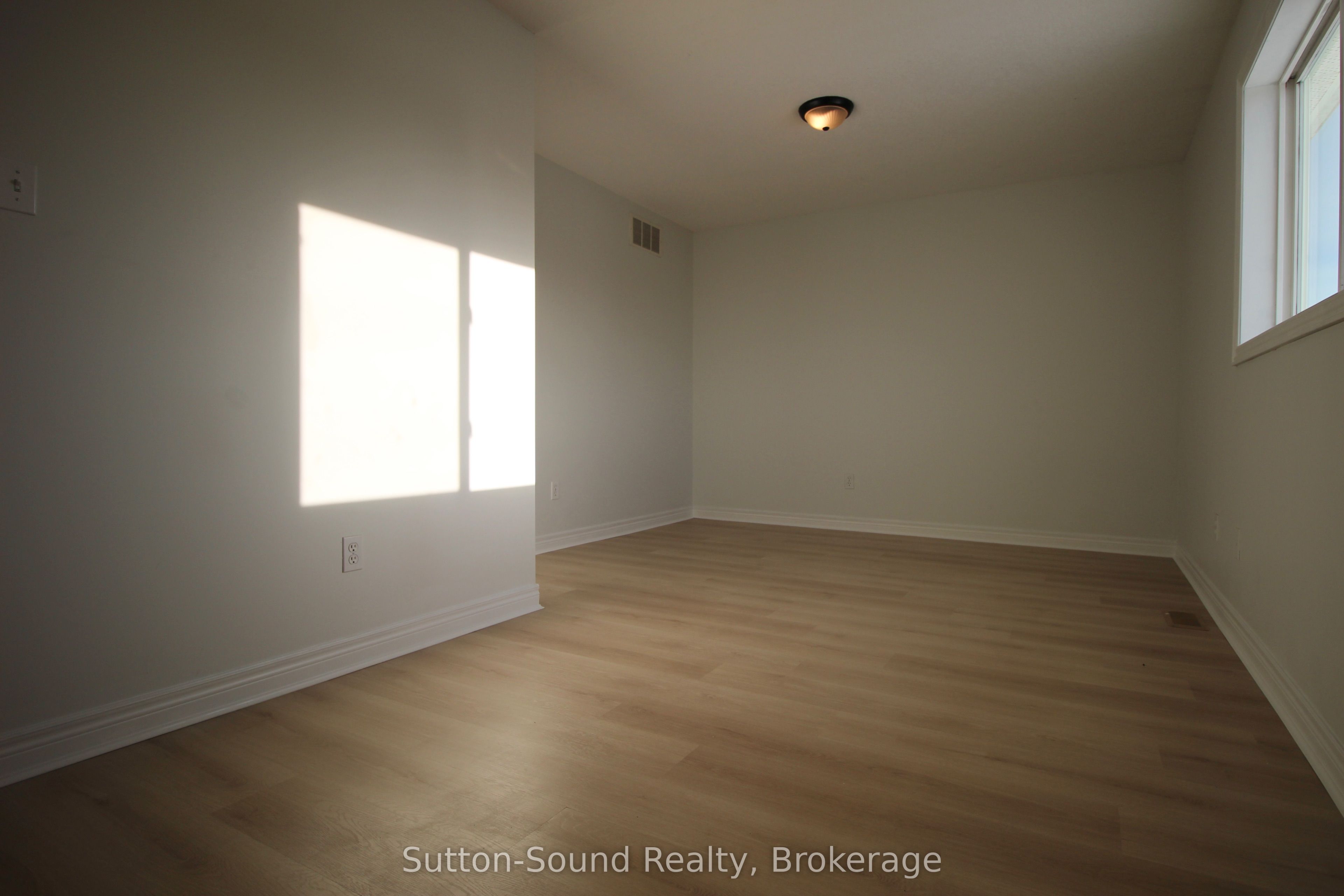 1392 14th Avenue Property Photo 10