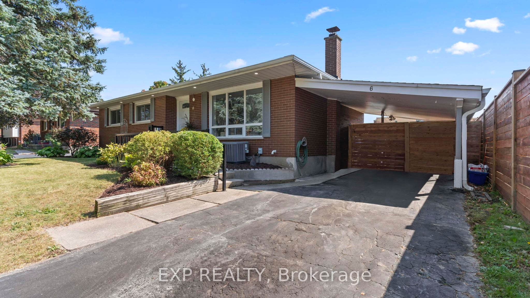 6 Genevive Crescent Property Photo 1
