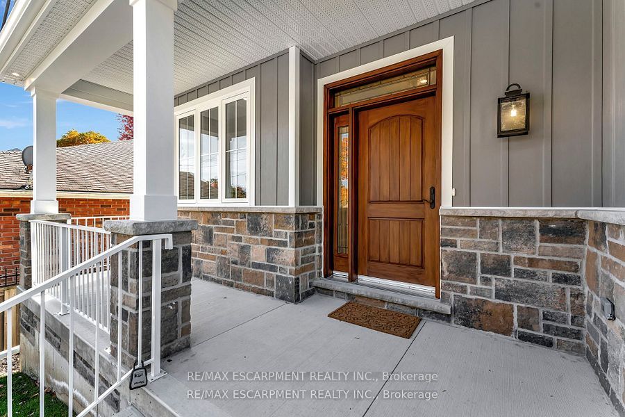 605 St. Andrew Street Property Photo 3