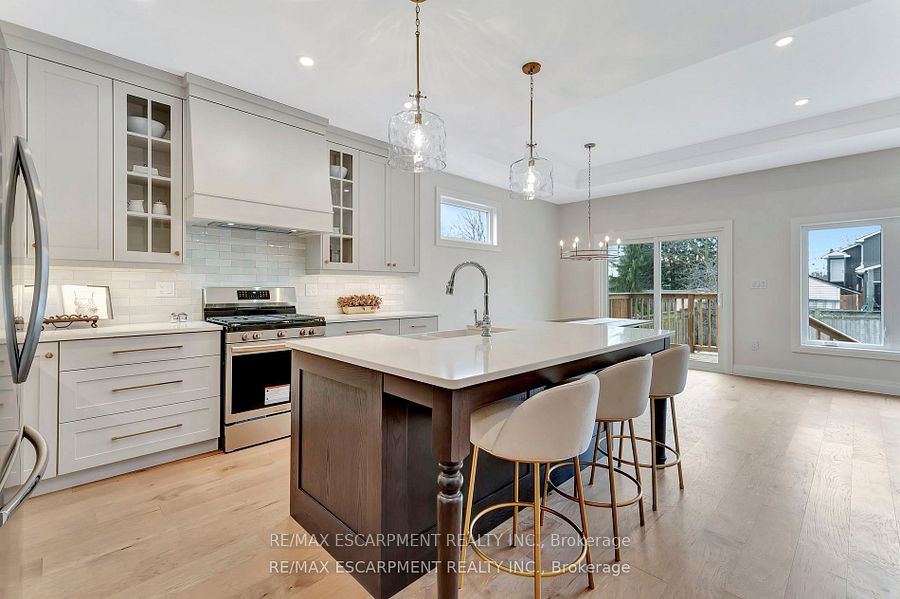 605 St. Andrew Street Property Photo 6