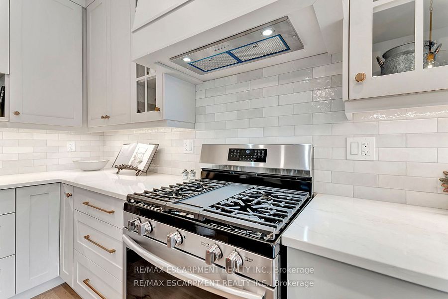 605 St. Andrew Street Property Photo 9