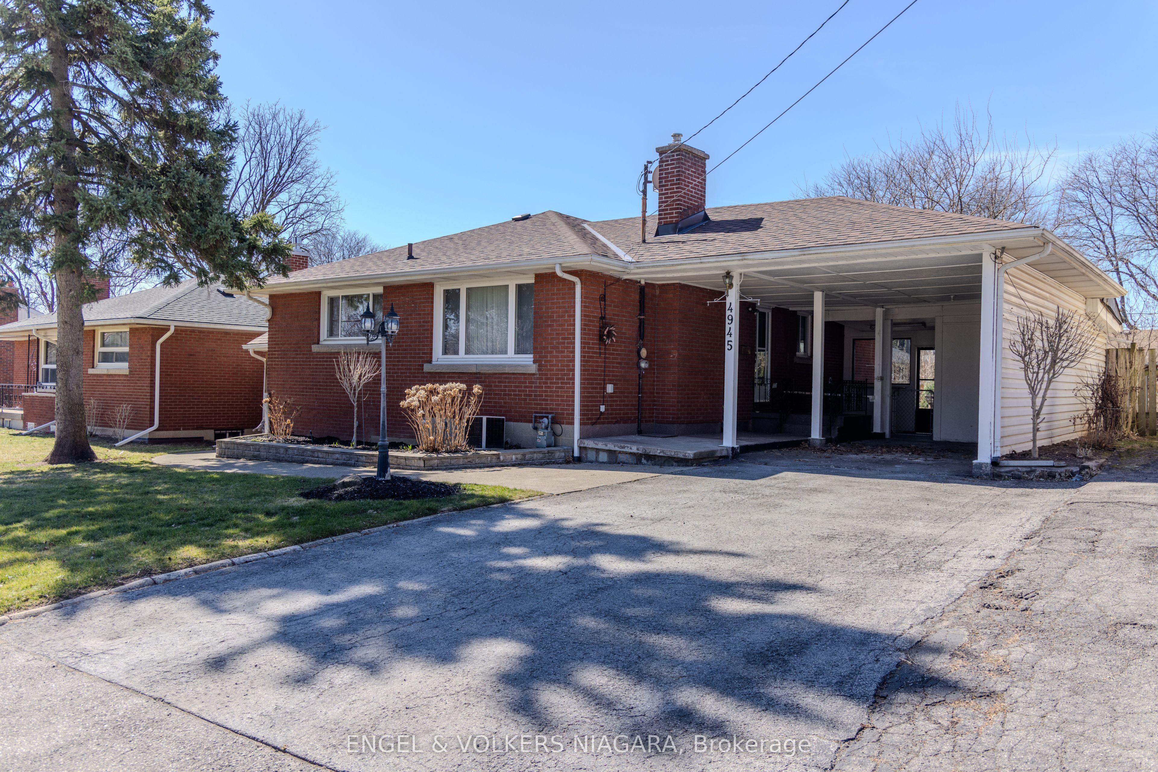 4945 Portage Road Property Photo