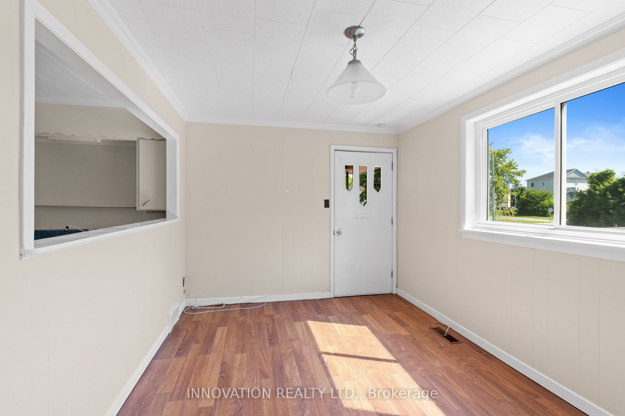 55 Lake Avenue E Property Photo 17