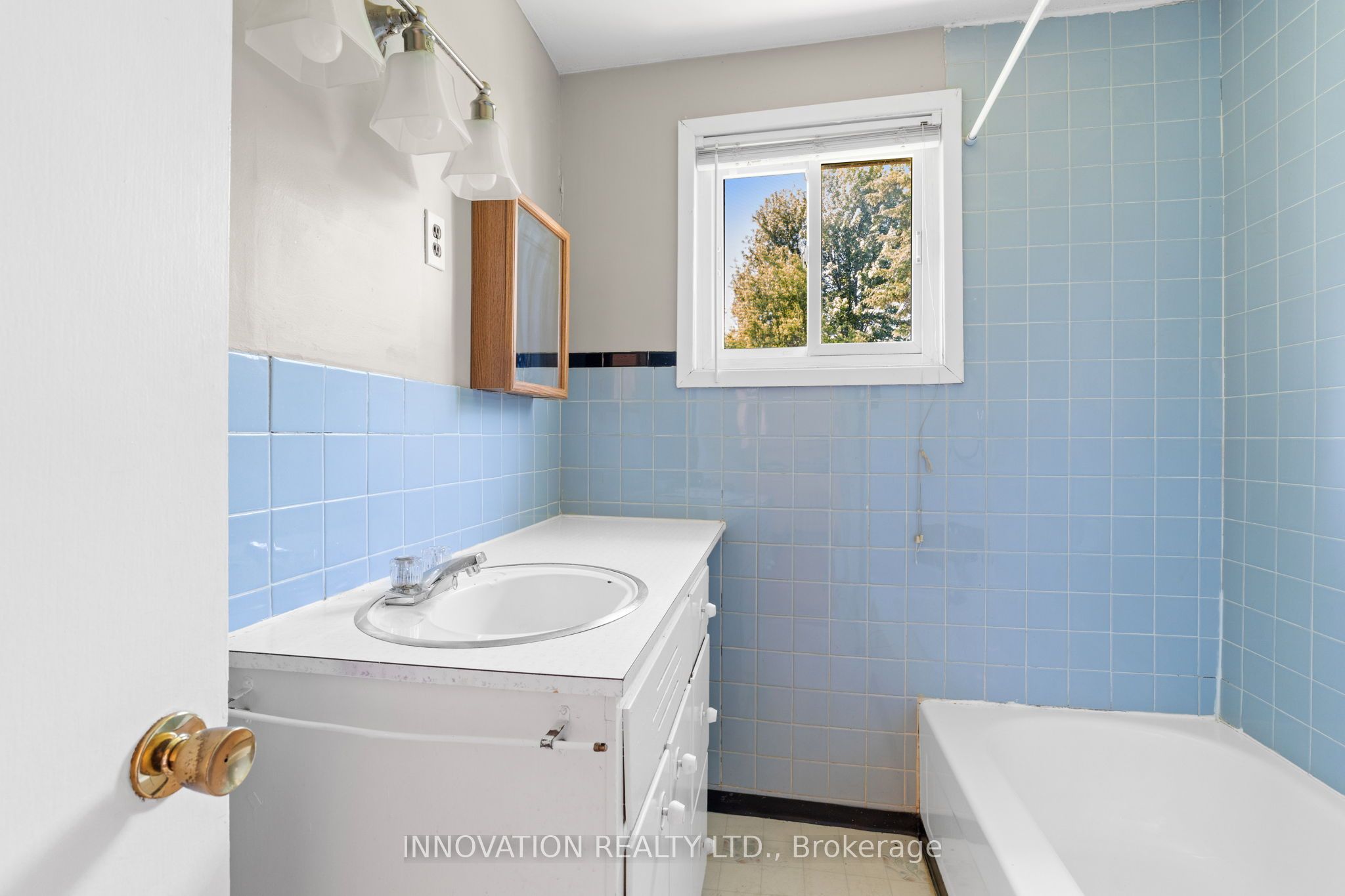 55 Lake Avenue E Property Photo 21