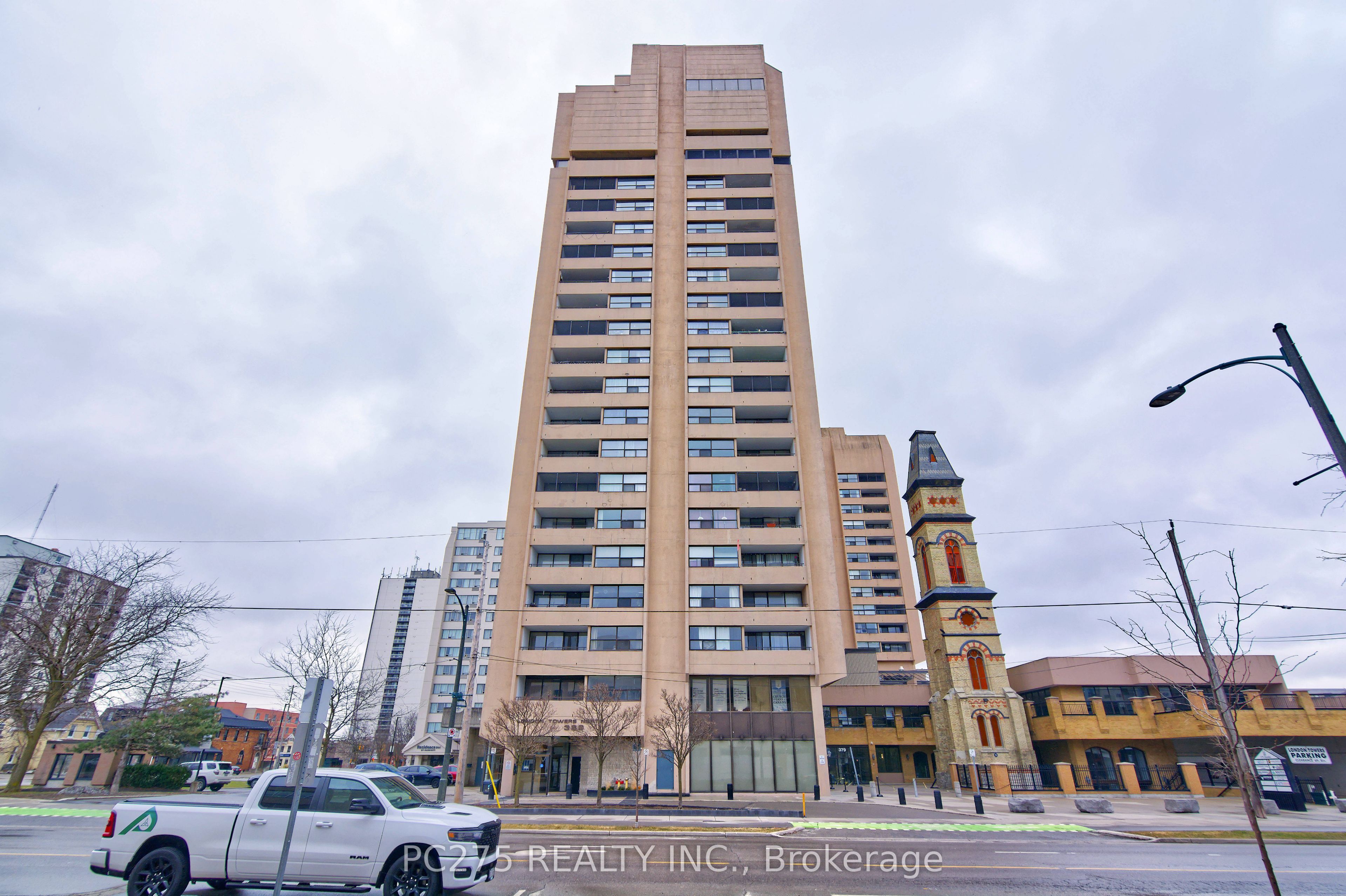 389 Dundas Street 1806 Property Photo 1