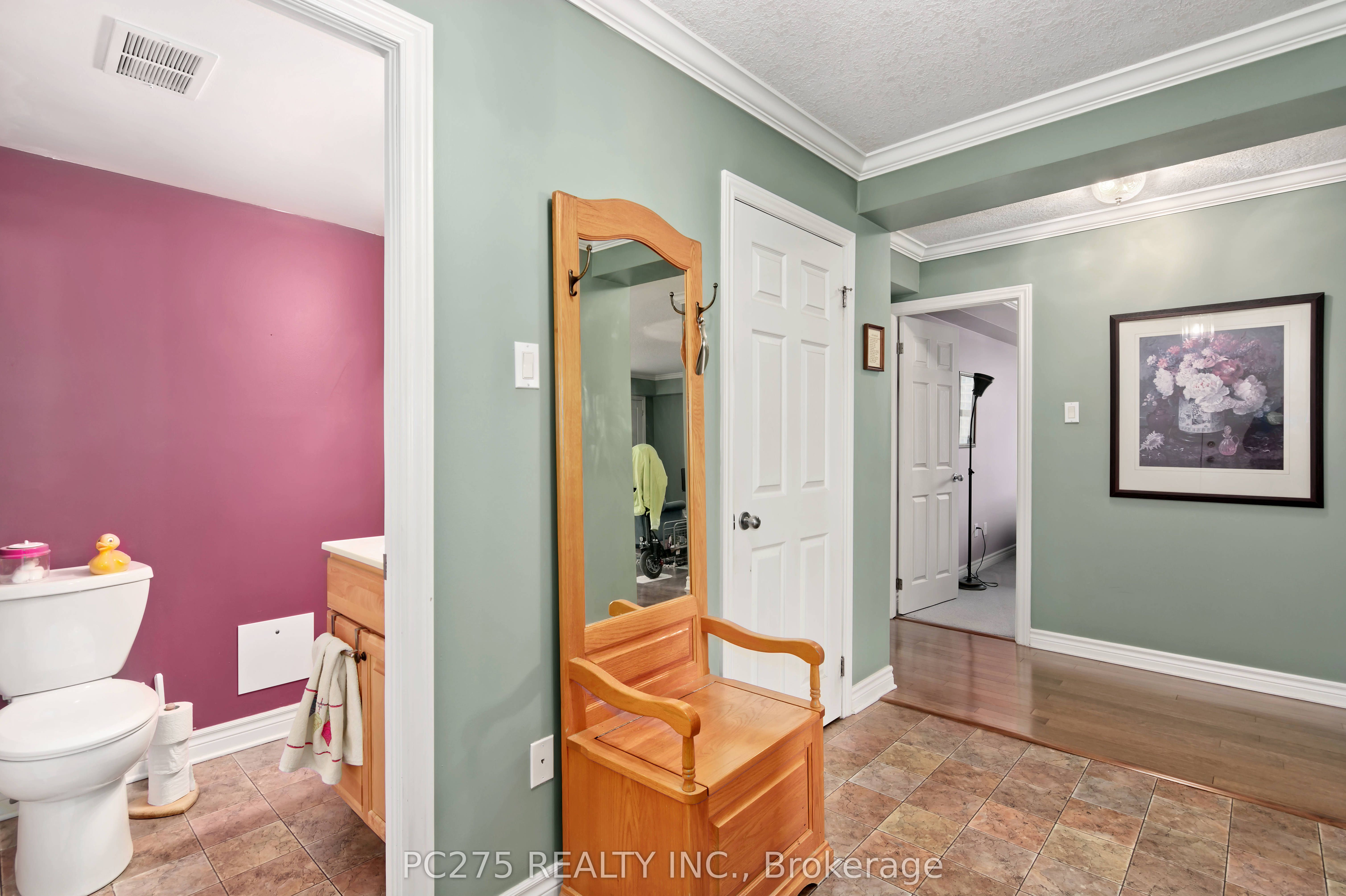389 Dundas Street 1806 Property Photo 5