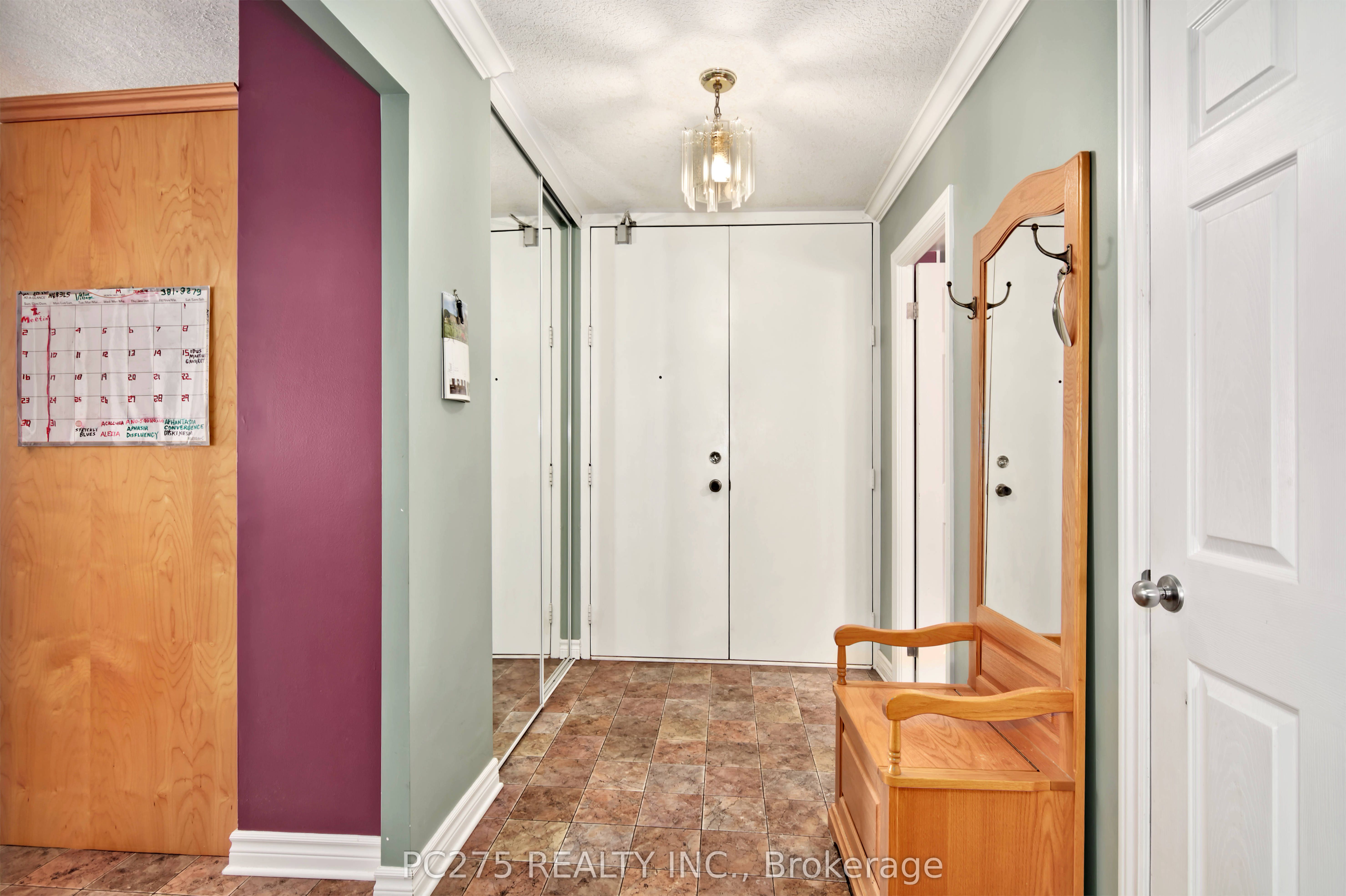 389 Dundas Street 1806 Property Photo 6